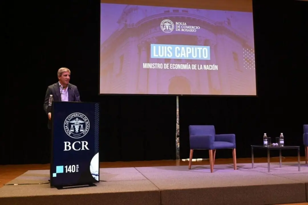 Caputo disertó ante mil empresarios en la Bolsa de Comercio de Rosario Caputo disertó ante mil empresarios en la Bolsa de Comercio de Rosario