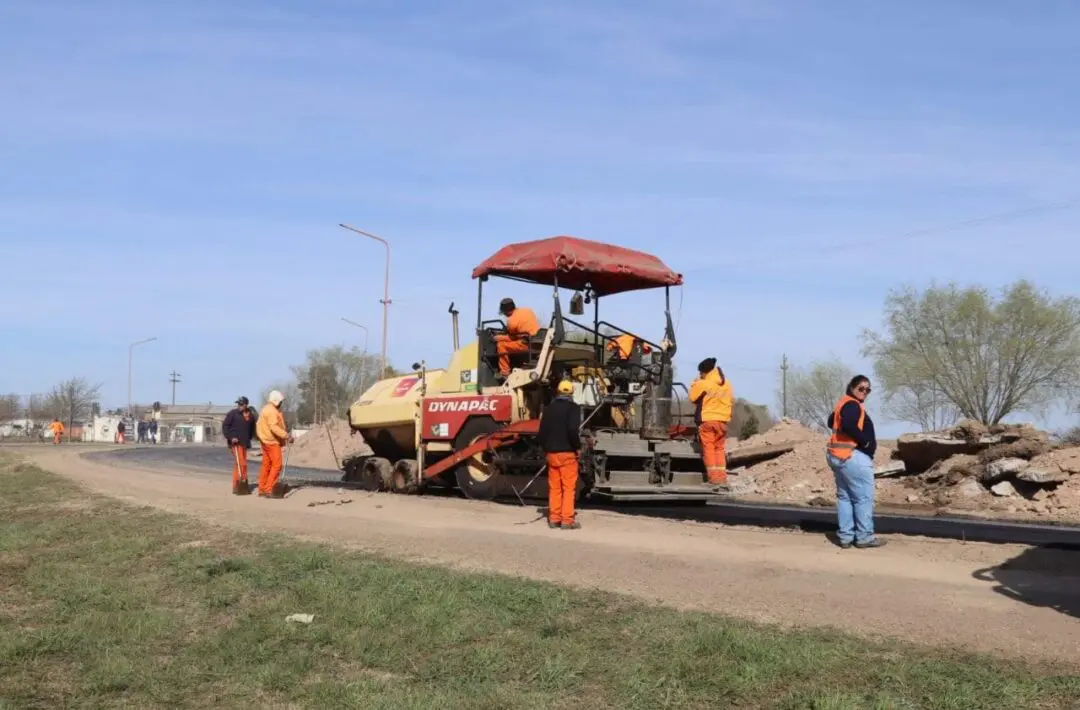 La Provincia inició la obra de repavimentación en el acceso de Labordeboy La Provincia inició la obra de repavimentación en el acceso de Labordeboy