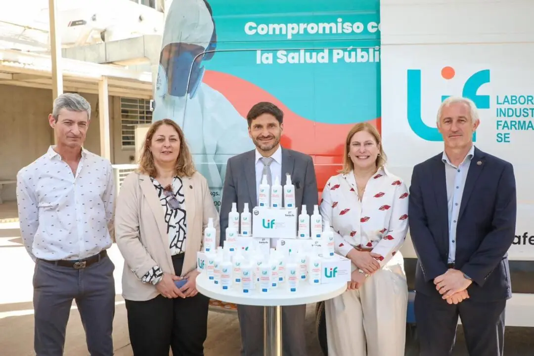 Objetivo Dengue: Pullaro recorrió el LIF, que quintuplicará la producción de repelente Objetivo Dengue: Pullaro recorrió el LIF, que quintuplicará la producción de repelente