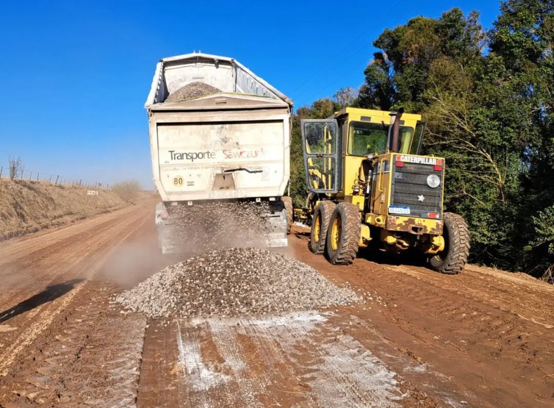 Villa Cañás: Caminos Productivos, comenzaron los trabajos en la Ruta 7S Villa Cañás: Caminos Productivos, comenzaron los trabajos en la Ruta 7S