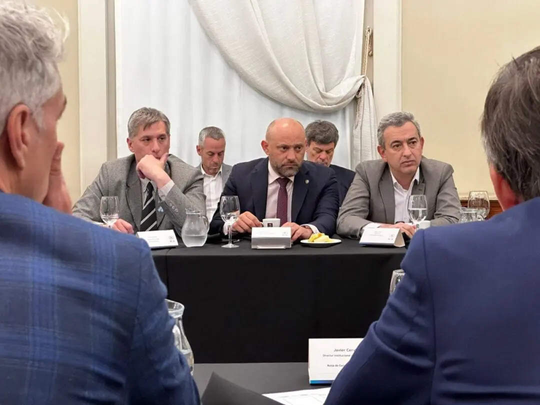 Provincia anunció que los proyectos de adhesión al RIGI y al blanqueo de capitales se enviarán a la Legislatura junto con la Ley Tributaria 2025 Provincia anunció que los proyectos de adhesión al RIGI y al blanqueo de capitales se enviarán a la Legislatura junto con la Ley Tributaria 2025