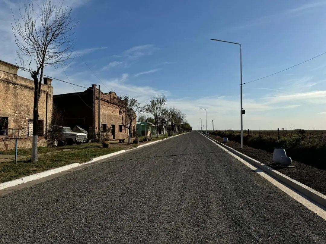 Di Gregorio, Enrico y Bustamante inauguraron obras para el desarrollo de La Chispa