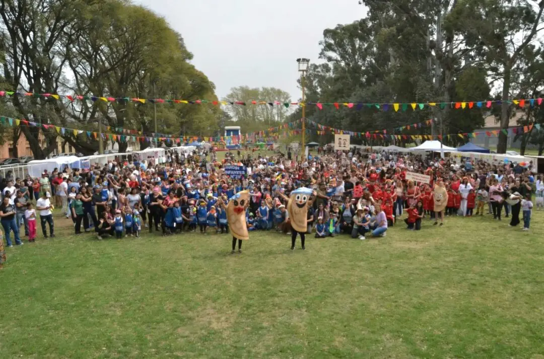 Villa Cañás: Con gran éxito se realizó la Primera Fiesta de la Empanada de Hojaldre