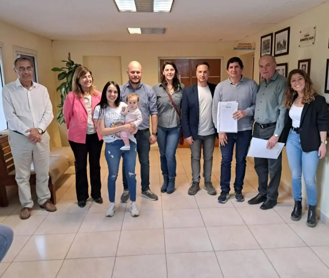 Villa Cañás: Entrega de escrituras y aporte al a Cooperativa de Agua Potable Villa Cañás: Entrega de escrituras y aporte al a Cooperativa de Agua Potable