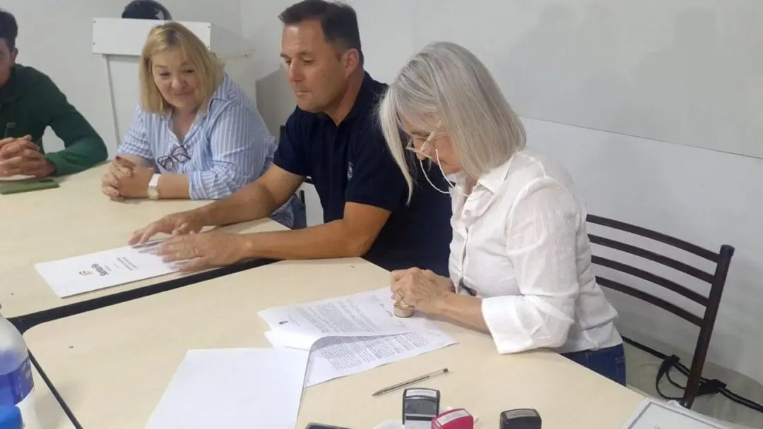 Recorrida de Tejeda por General López para atender problemáticas locales en el territorio