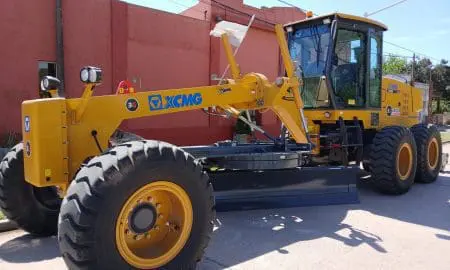 María Teresa: Nueva motoniveladora para seguir mejorando caminos rurales