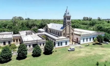 Galnares: La Iglesia Cristo Redentor y el Convento franciscano de Aarón Castellanos ya son patrimonio de Santa Fe