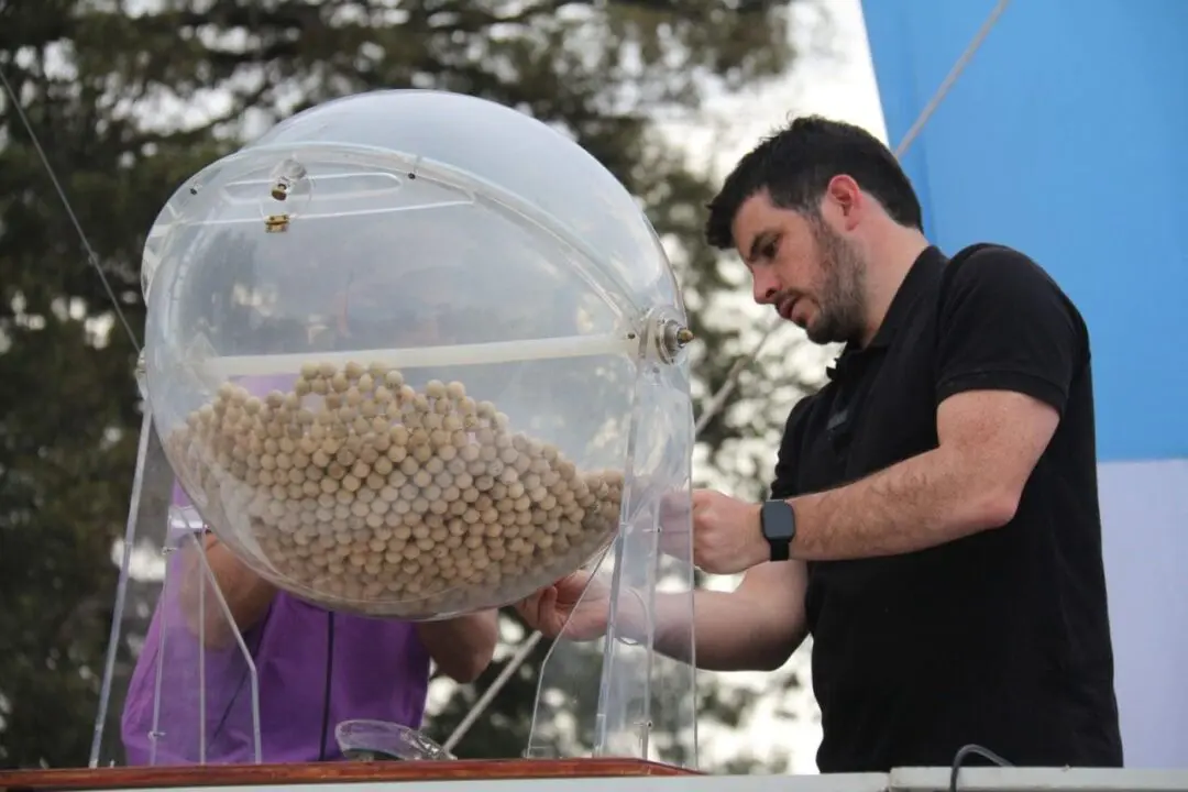 Venado Tuerto: Con mucha emoción se sortearon 100 terrenos municipales