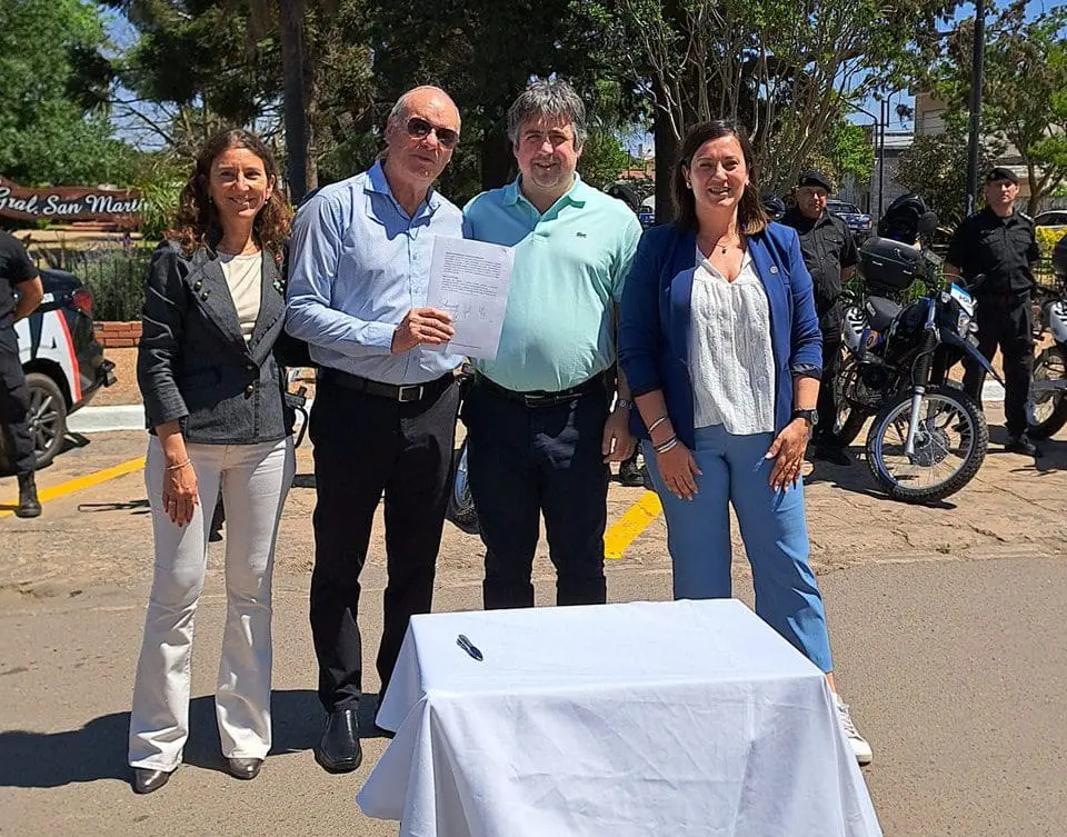 Suman móviles policiales y recursos para seguridad en localidades de General López y Constitución