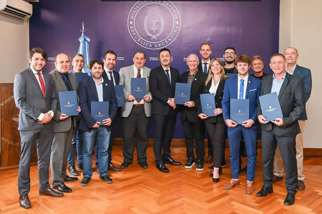 Teodelina: El intendente Joaquín Poleri firmó un convenio con el Ministerio de Defensa Teodelina: El intendente Joaquín Poleri firmó un convenio con el Ministerio de Defensa