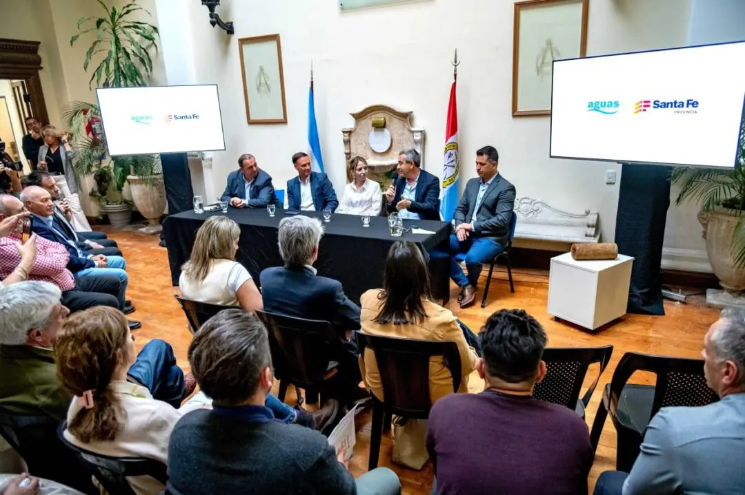 Rosario: Javkin participó de la apertura de sobres licitatorios para histórica obra de renovación de redes de agua