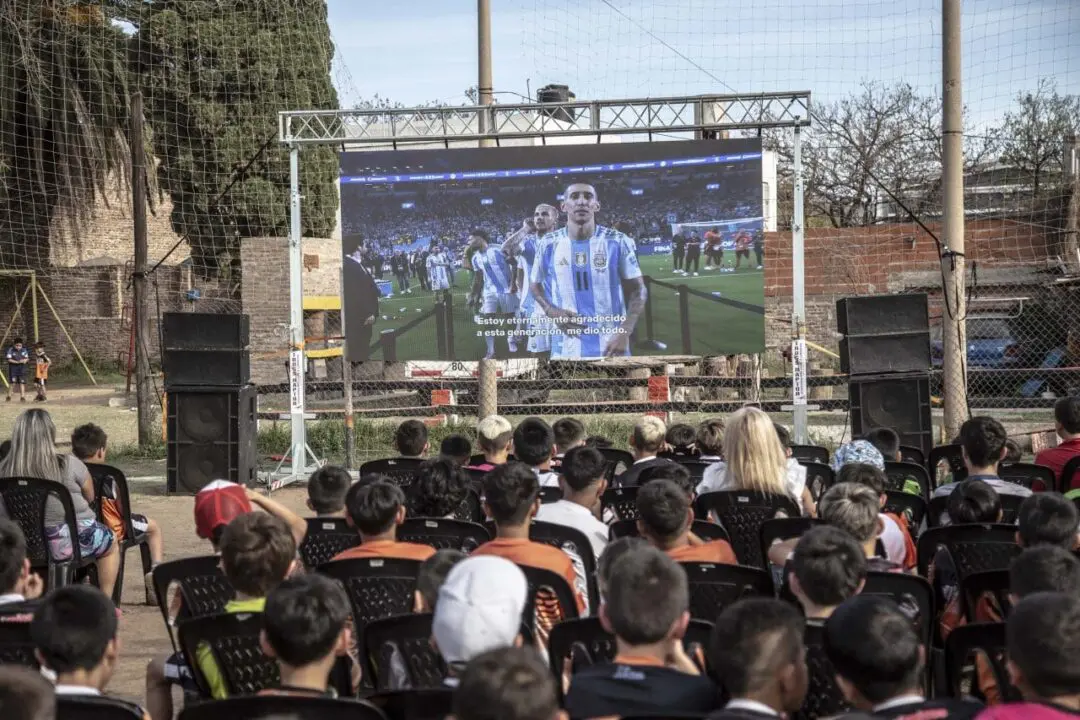 Rosario: Di María tiene un nuevo mural en el club que lo vio nacer
