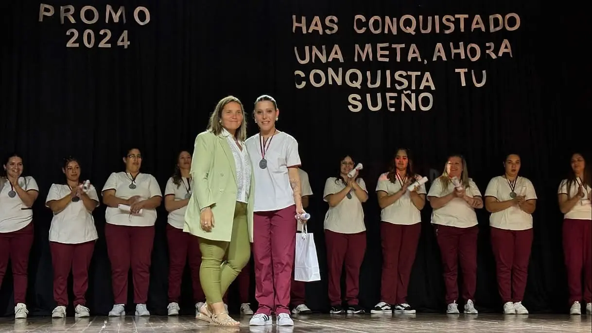 Histórico egreso de 13 nuevos enfermeros en María Teresa