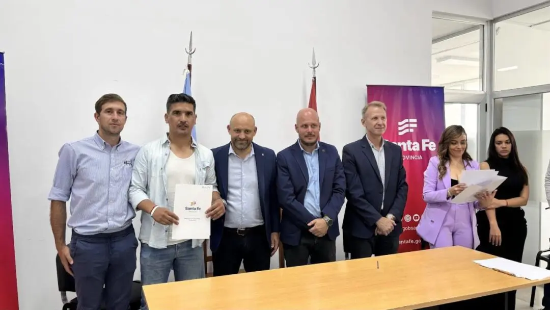 Provincia y gobiernos locales de General López firmaron convenios para el desarrollo emprendedor
