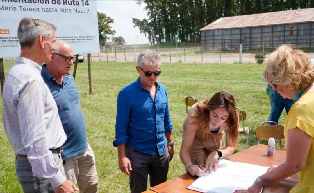 Iniciaron las obras de pavimentación de la Ruta 94 en Santa Isabel y la Ruta 14 en Christophersen