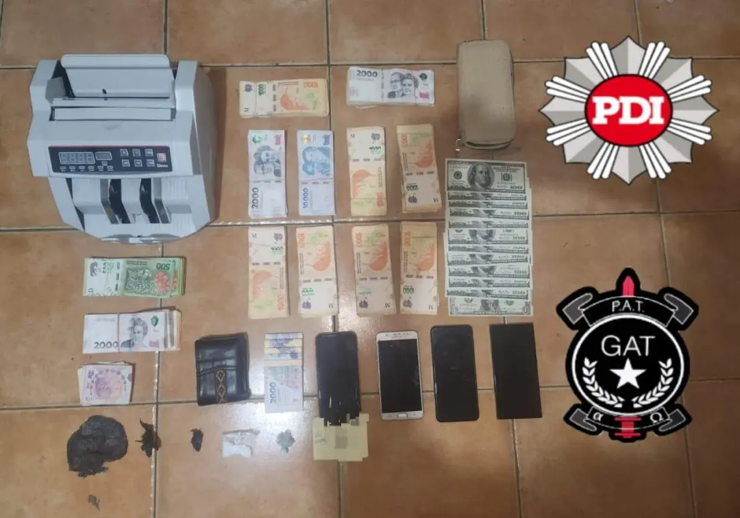 Firmat: PDI aprehendió a tres hombres y tres mujeres por microtráfico