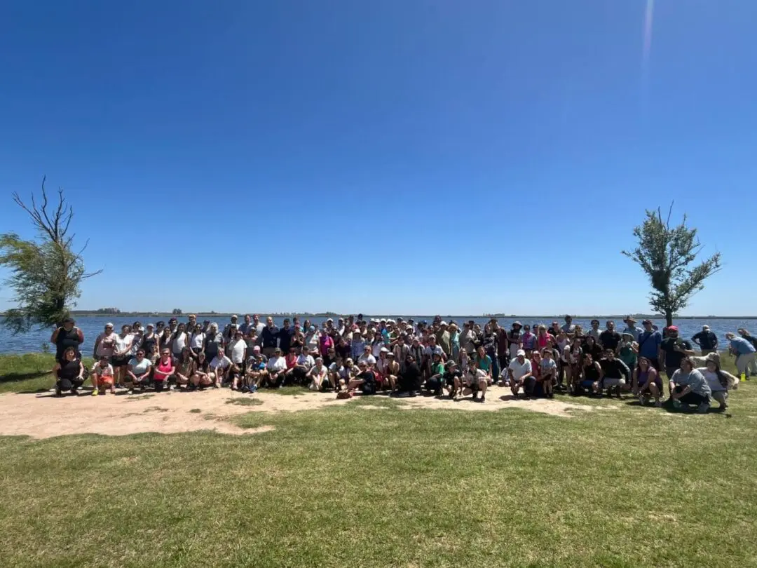 Sofía Galnares: Junto a un centenar de venadenses forestamos la Laguna El Hinojo