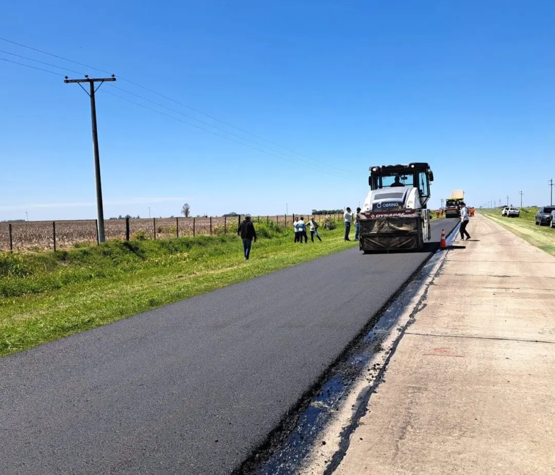 Iniciaron las obras de pavimentación de la Ruta 94 en Santa Isabel y la Ruta 14 en Christophersen