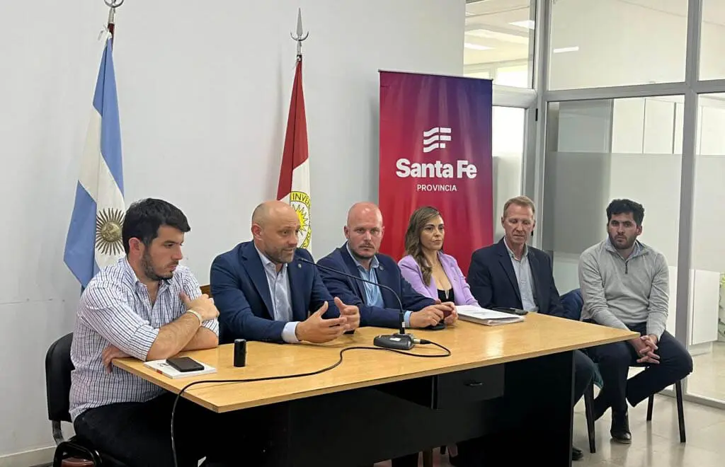 Provincia y gobiernos locales de General López firmaron convenios para el desarrollo emprendedor