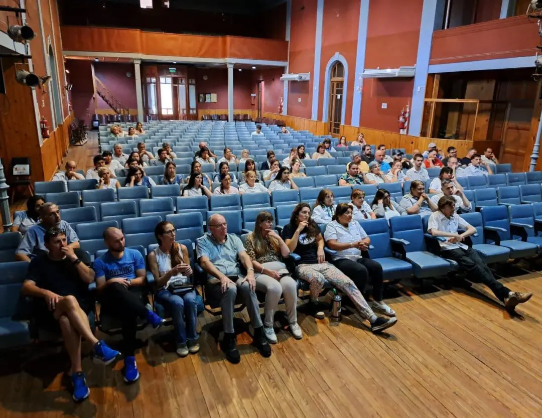 Villa Cañás: Exitosas charlas sobre neurociencias Villa Cañás: Exitosas charlas sobre neurociencias