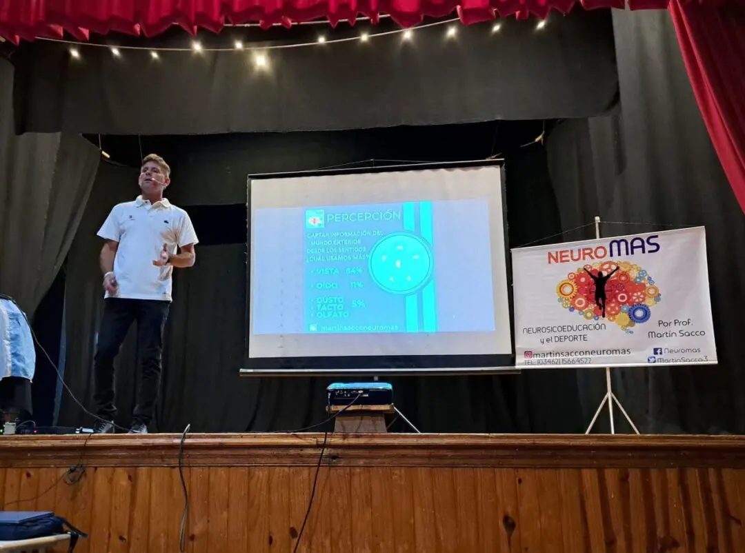 Villa Cañás: Exitosas charlas sobre neurociencias Villa Cañás: Exitosas charlas sobre neurociencias