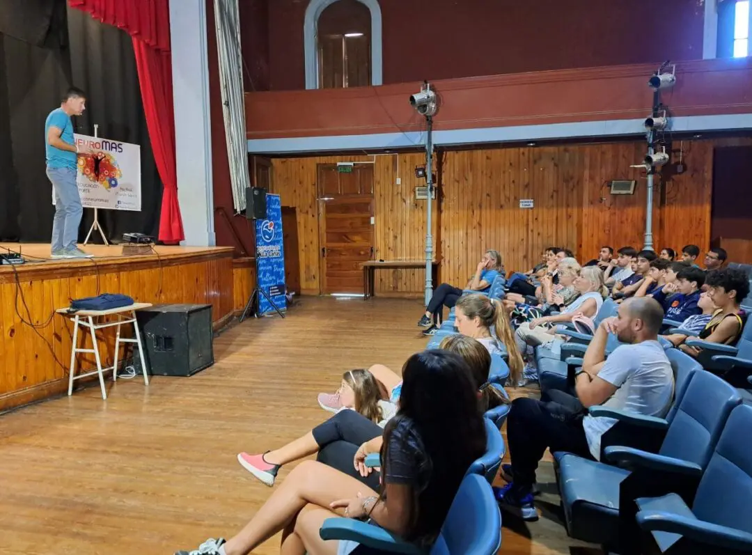 Villa Cañás: Exitosas charlas sobre neurociencias Villa Cañás: Exitosas charlas sobre neurociencias