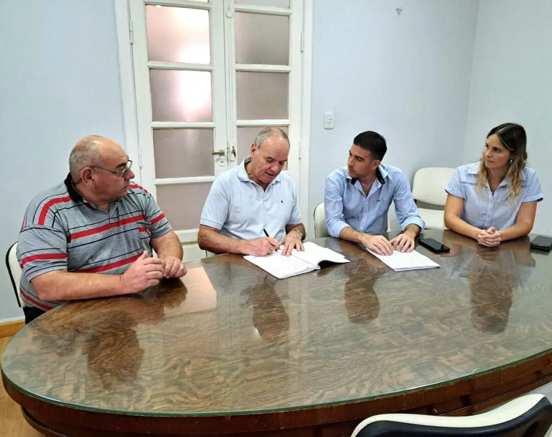 Ruta 94: Firma de convenio para la construcción de dos dársenas en Villa Cañás