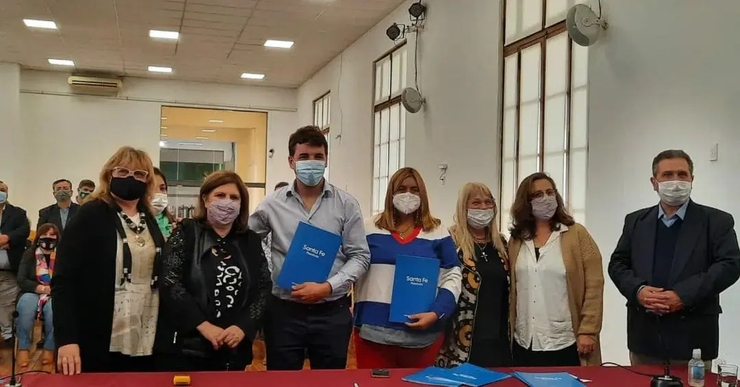 Santa Isabel tuvo su primera promoción de educación superior: Un logro de gestión y compromiso Santa Isabel tuvo su primera promoción de educación superior: Un logro de gestión y compromiso