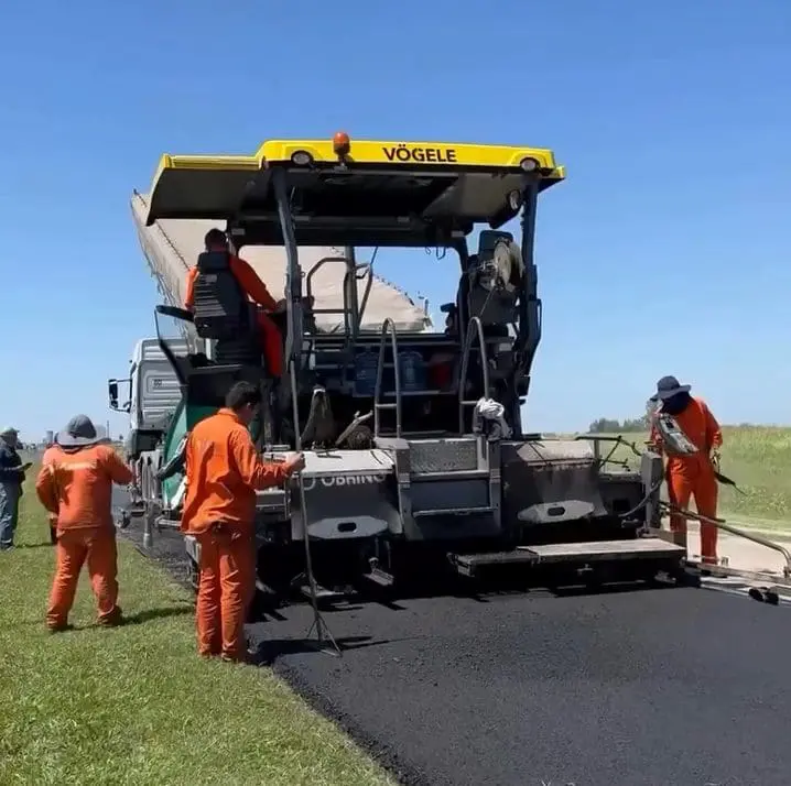 Iniciaron las obras de pavimentación de la Ruta 94 en Santa Isabel y la Ruta 14 en Christophersen