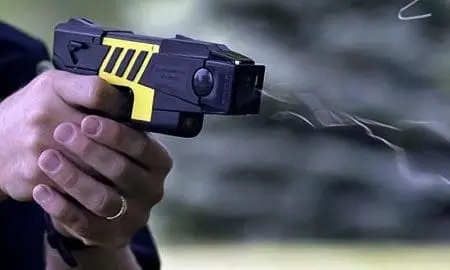 Provincia confirmó que en marzo la Policía incorporará pistolas Taser