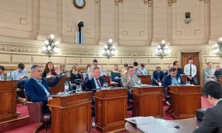 Di Gregorio anunció que las Escuelas incorporadas únicas en su localidad pagarán la mitad de la factura de luz