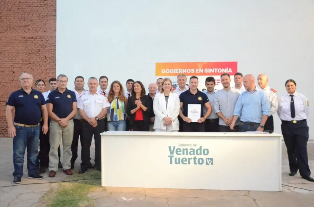 Venado Tuerto: Scaglia y Chiarella firmaron convenios para obras en clubes y bomberos Venado Tuerto: Scaglia y Chiarella firmaron convenios para obras en clubes y bomberos