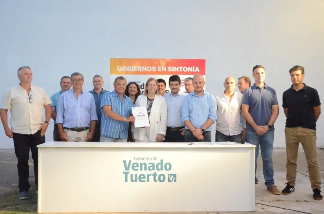 Venado Tuerto: Scaglia y Chiarella firmaron convenios para obras en clubes y bomberos Venado Tuerto: Scaglia y Chiarella firmaron convenios para obras en clubes y bomberos