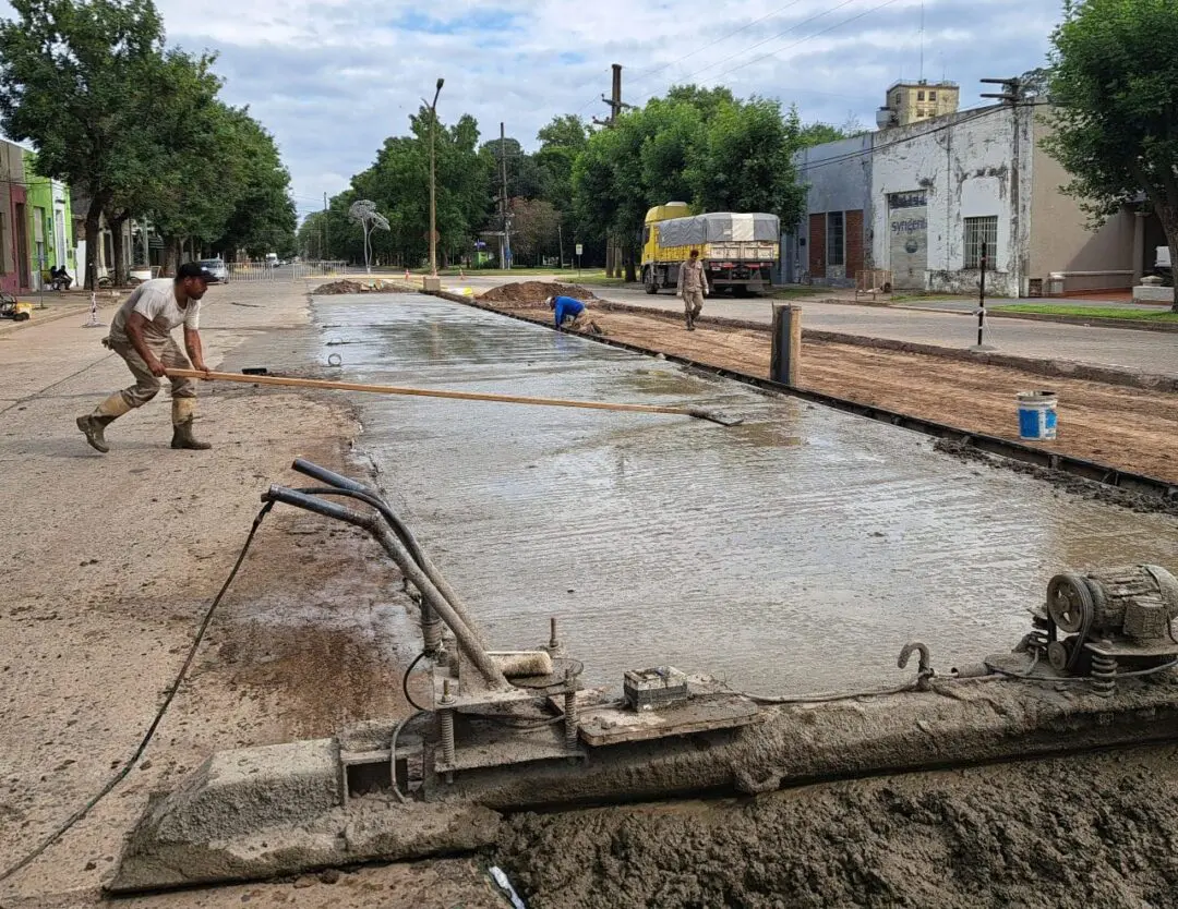 Villa Cañás: Avanza el plan de bacheo para mejorar la seguridad vial