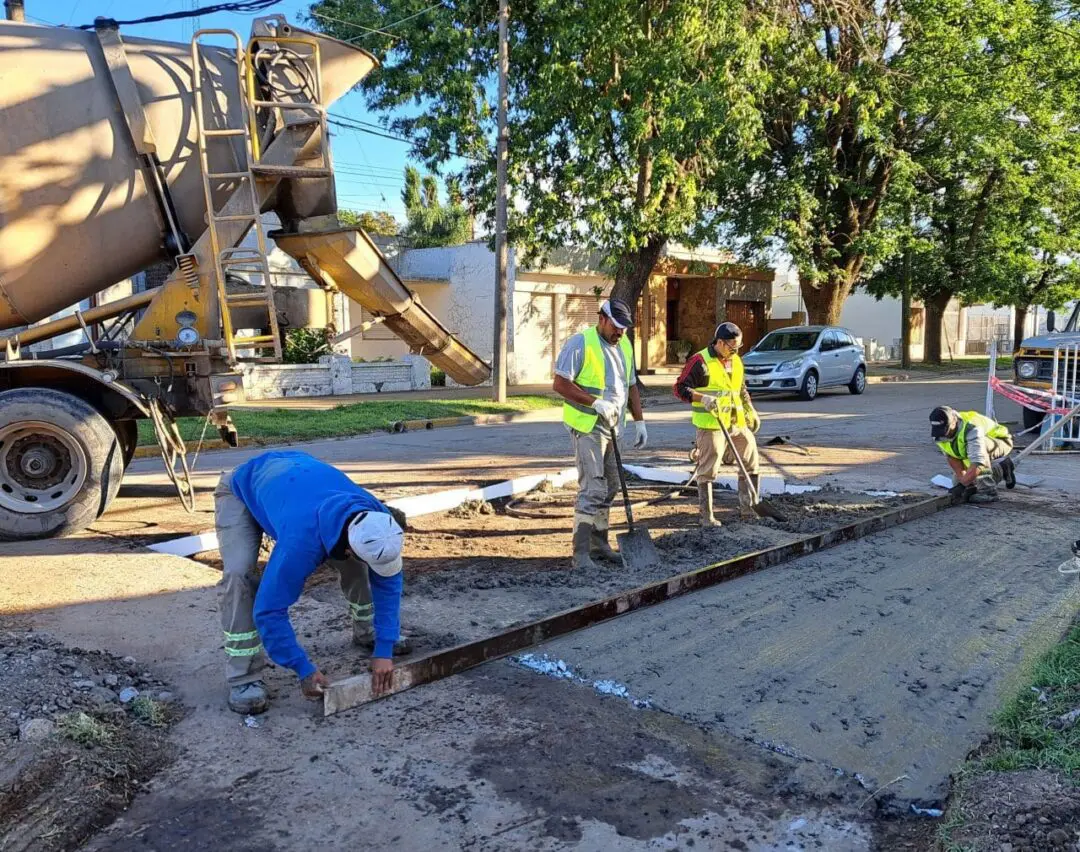 Villa Cañás: Avanza el plan de bacheo para mejorar la seguridad vial
