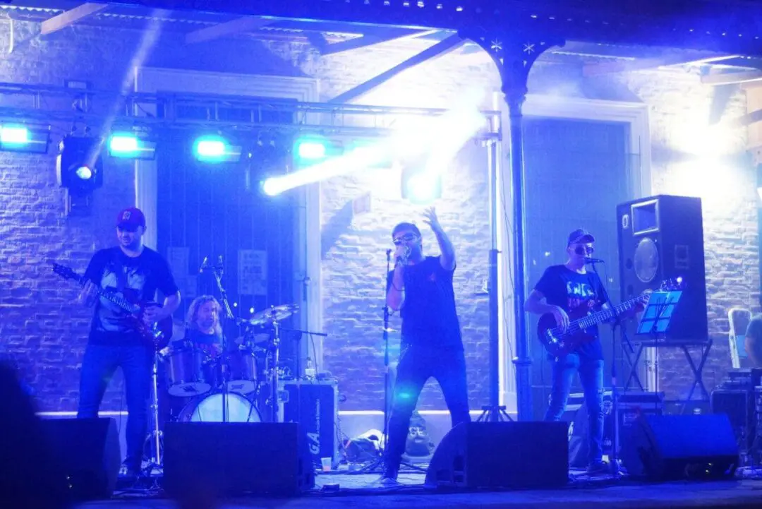 Santa Isabel: Gran noche cervecera y a puro rock