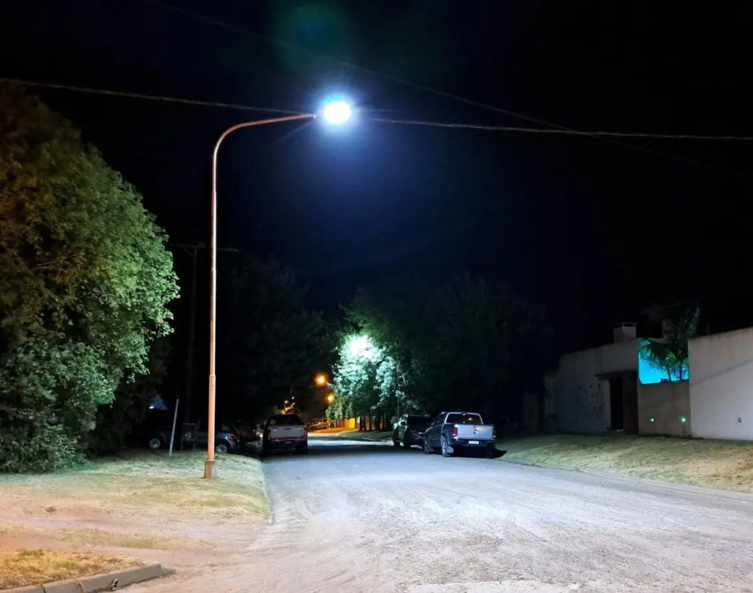 Villa Cañás avanza con la instalación de luces LED en la ciudad Villa Cañás avanza con la instalación de luces LED en la ciudad