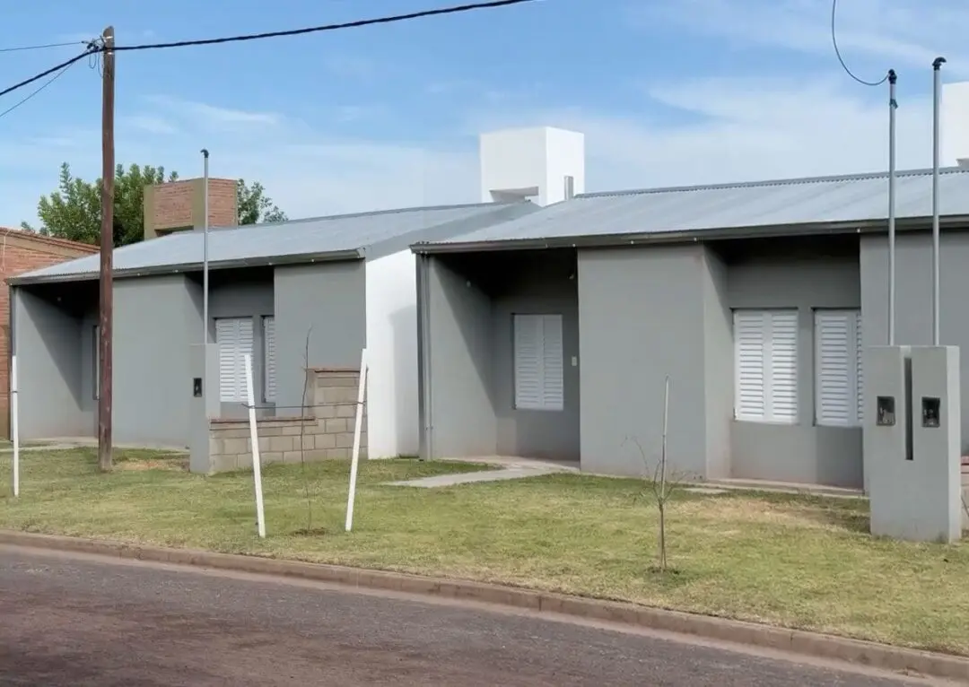 Un hogar nuevo: Seis Familias recibieron viviendas en Amenábar