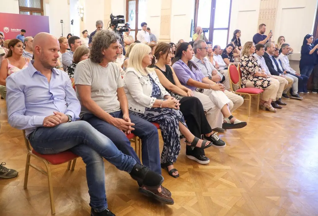 Santa Fe lanza el Programa FonRES para mejorar hospitales y centros de salud Santa Fe lanza el Programa FonRES para mejorar hospitales y centros de salud