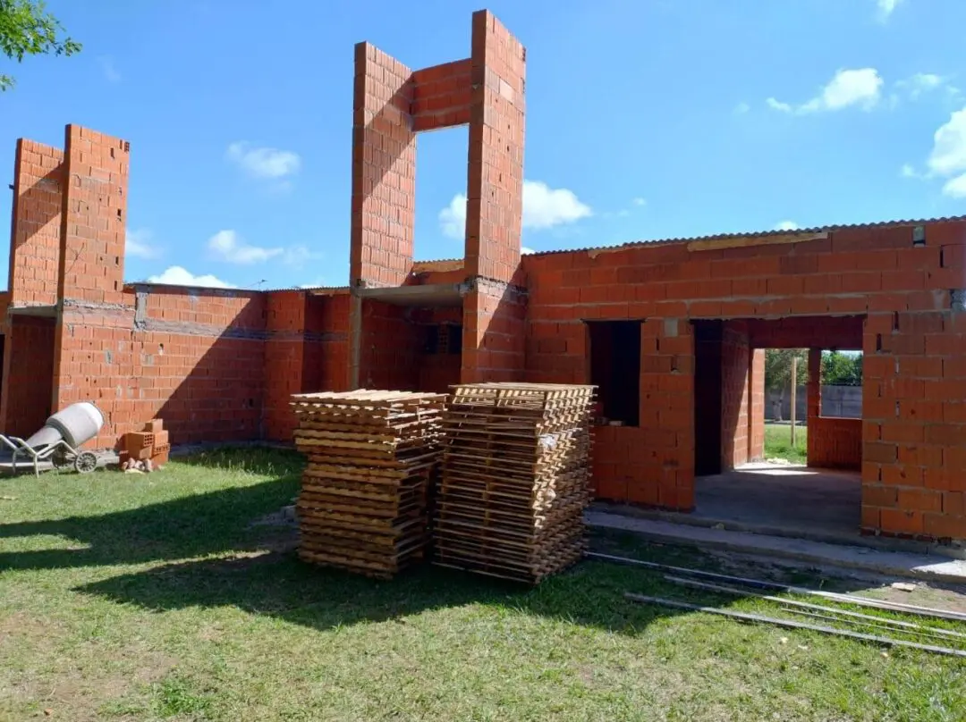 Murphy: Di Gregorio destacó los avances en la construcción de las viviendas sociales