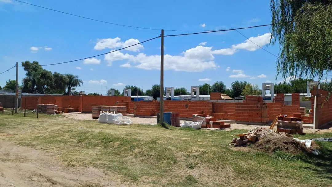 La senadora Di Gregorio celebra el progreso habitacional en Elortondo