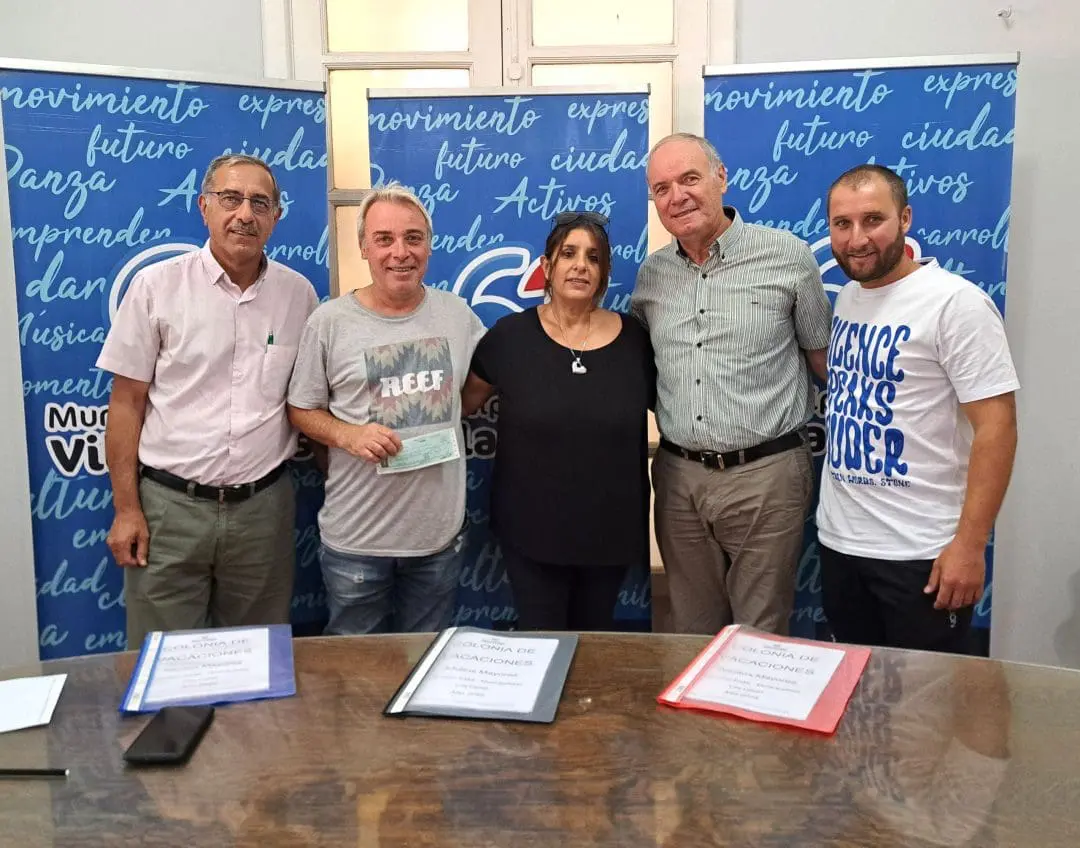 Villa Cañás: Entregan aporte al Club Sportsman por la Colonia de Invierno