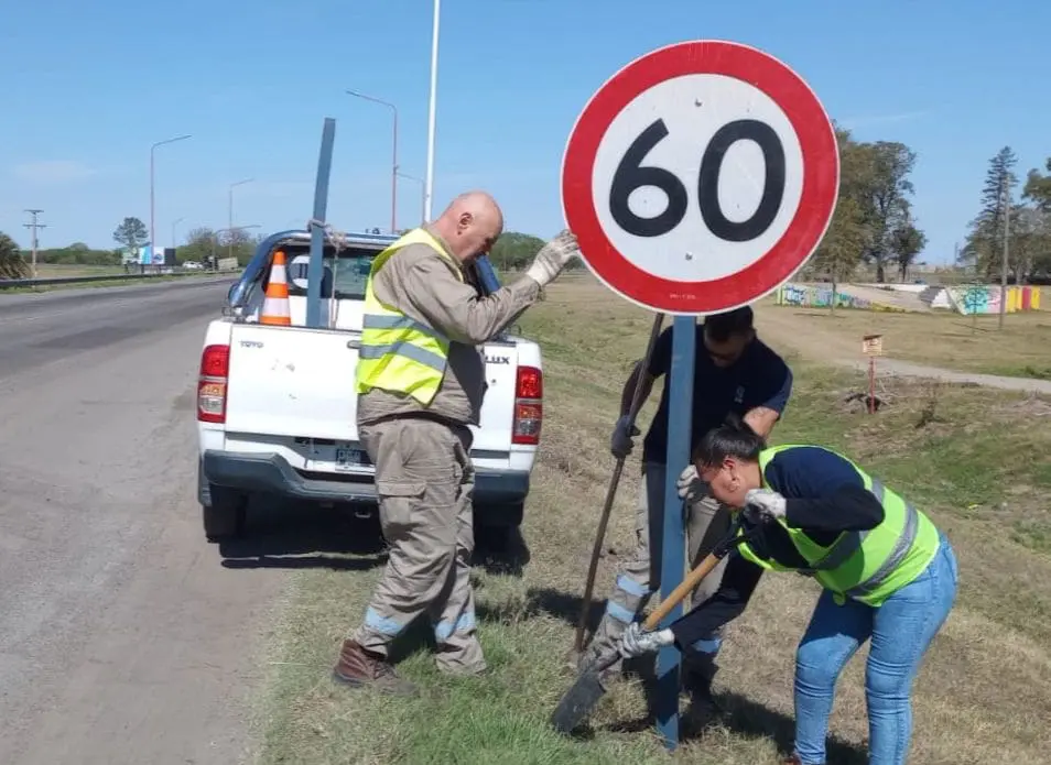 Pintura y cartelería: El Gobierno de Santa Fe licitó obras de señalización vial para todas las rutas pavimentadas provinciales