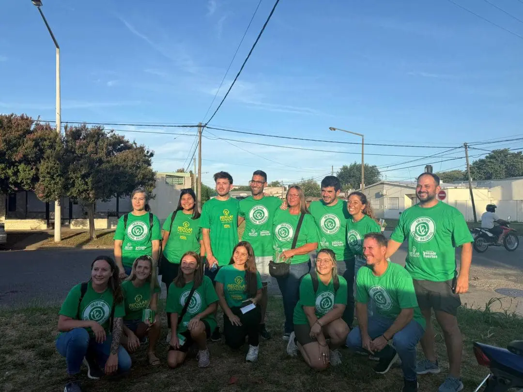 La diputada Sofía Galnares cerca de las instituciones