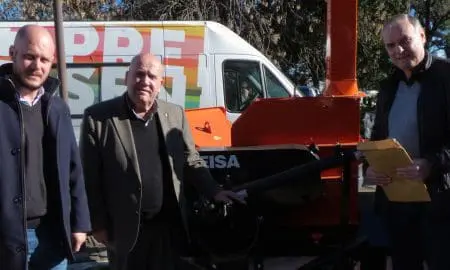 Villa Cañás: Provincia entregó maquinaria para la gestión de residuos de poda