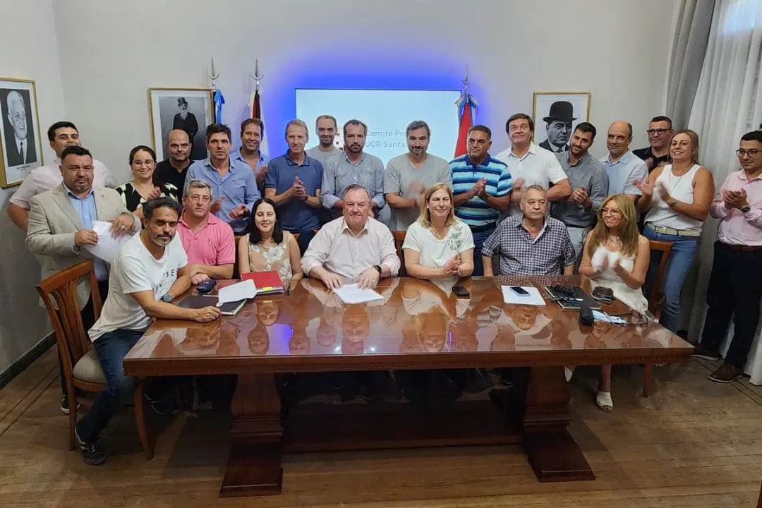 Unidos formalizó su frente electoral con nuevas adhesiones