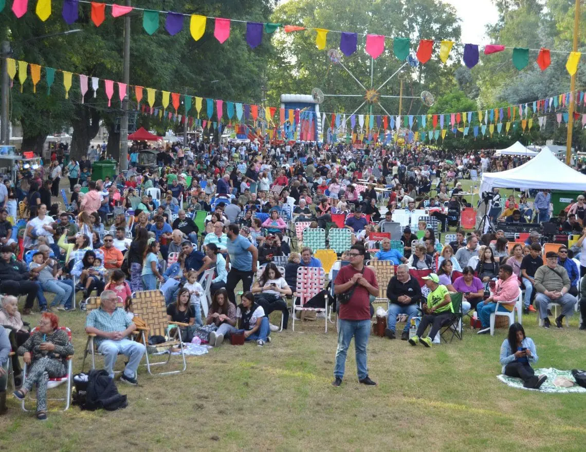 Villa Cañás: Una multitud disfrutó de la 23ª Feria Nacional de Artesanos 2025 Villa Cañás: Una multitud disfrutó de la 23ª Feria Nacional de Artesanos 2025