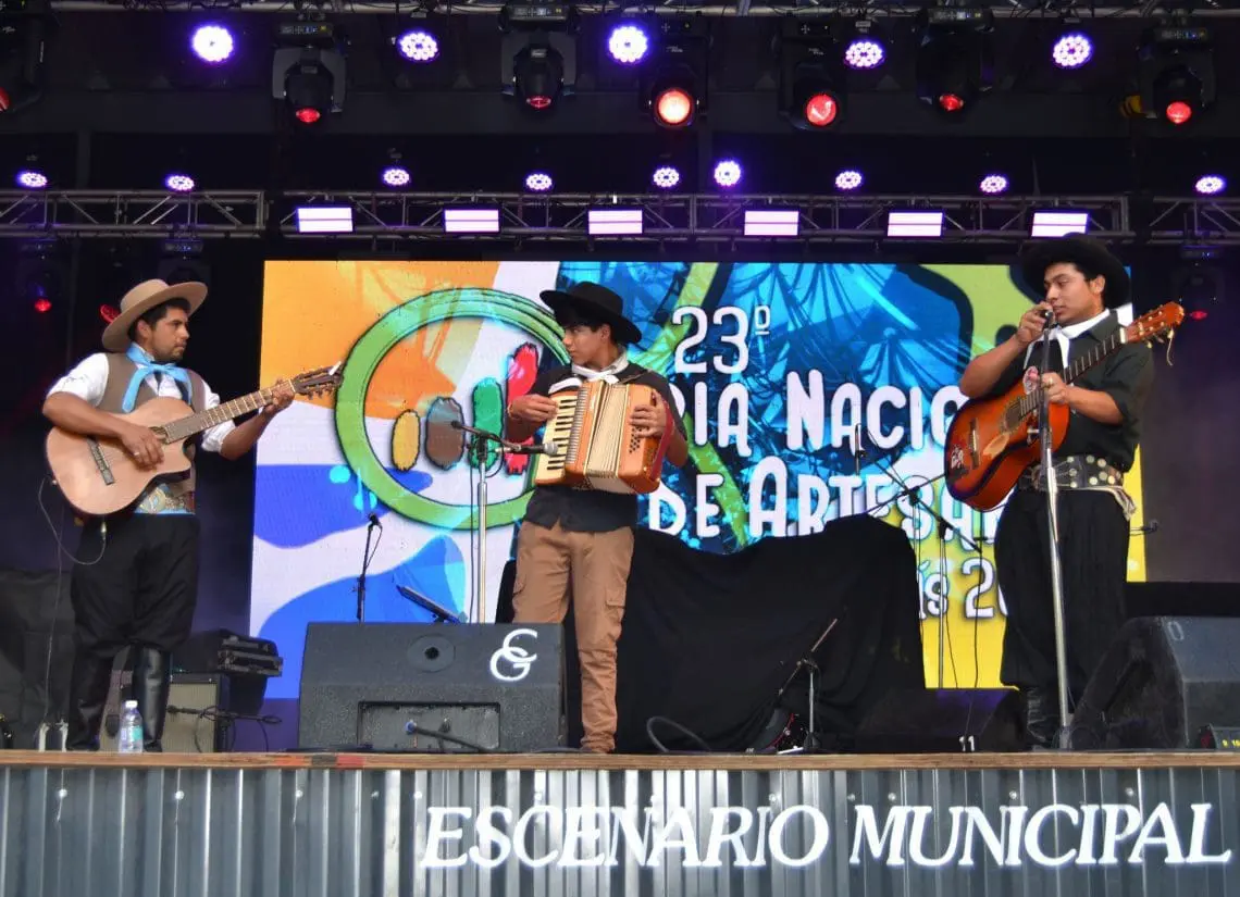 Villa Cañás: Una multitud disfrutó de la 23ª Feria Nacional de Artesanos 2025 Villa Cañás: Una multitud disfrutó de la 23ª Feria Nacional de Artesanos 2025