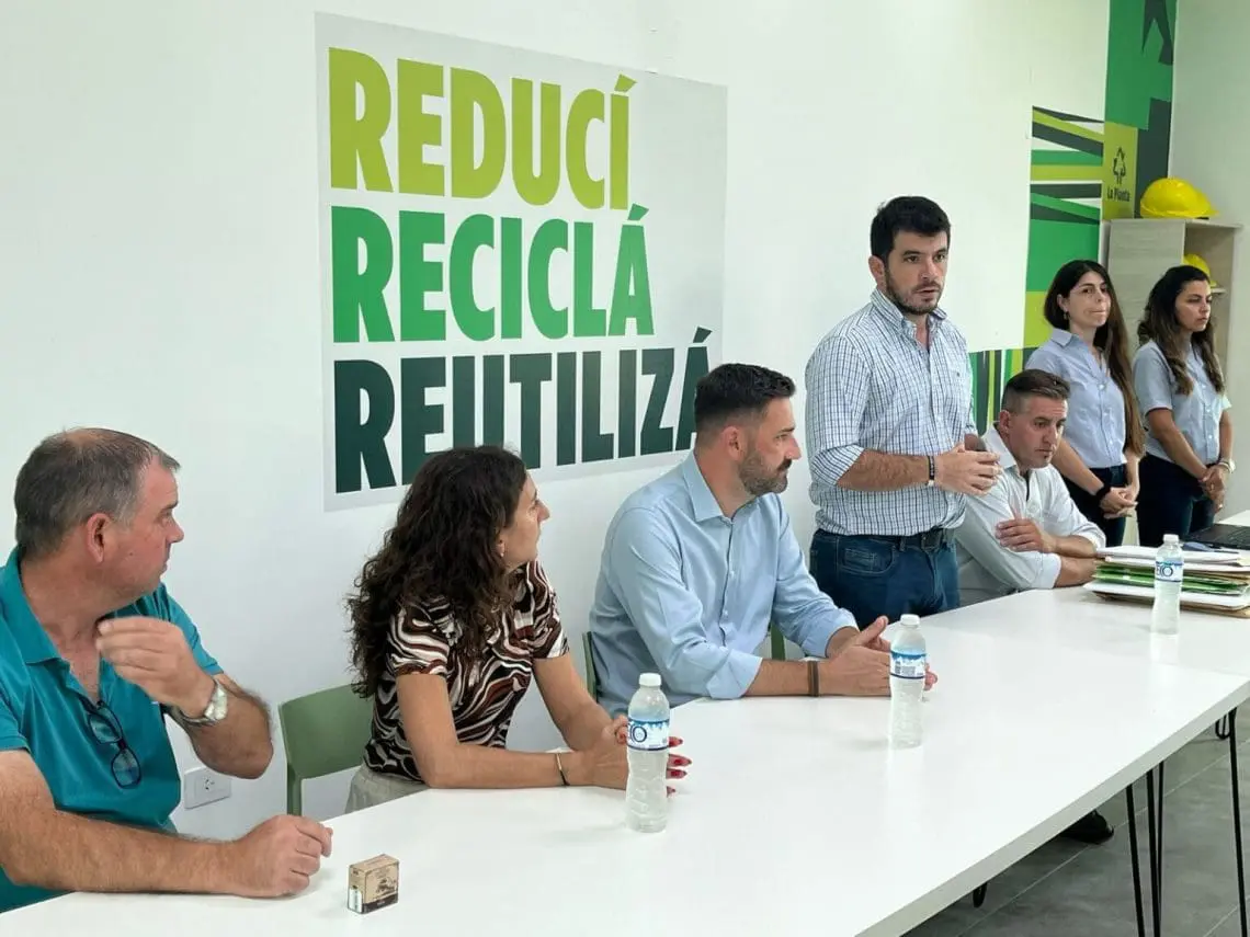 Venado Tuerto: 205 millones para incorporar pala cargadora y excavadora para el GIRSU 5J Venado Tuerto: 205 millones para incorporar pala cargadora y excavadora para el GIRSU 5J