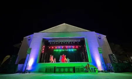 Firmat inauguró el nuevo escenario en el Galpón del Pueblo